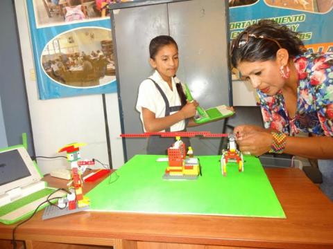 I.E 16879 Del Caserío de Miraflores Clasifica a la Etapa Regional en el I Concurso de Robótica Educativa